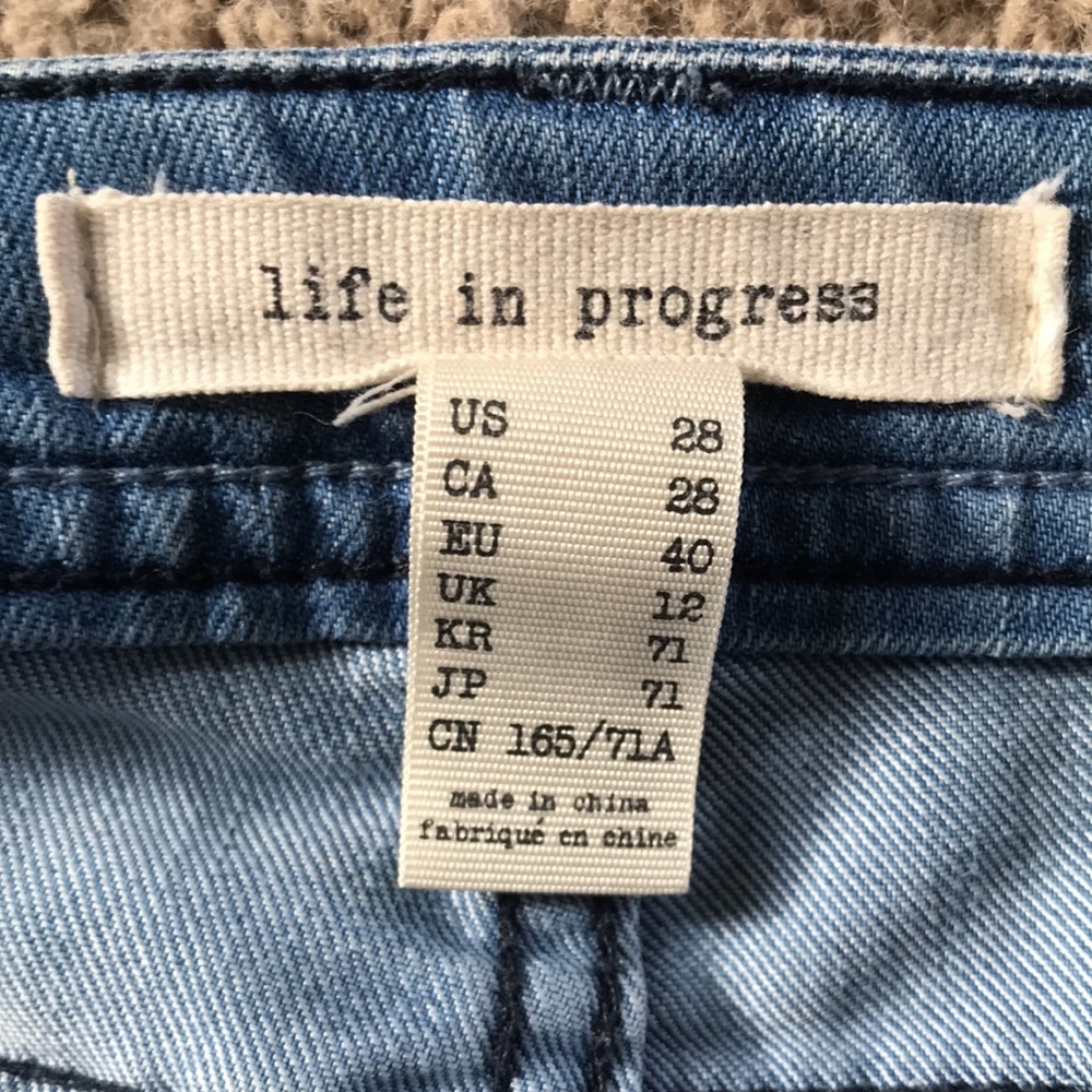 Life In Progress Jeans - Picture 4 of 5